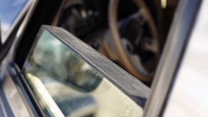 Технология тонировки стекол автомобиля - какую пленку лучше выбрать - как правильно затонировать