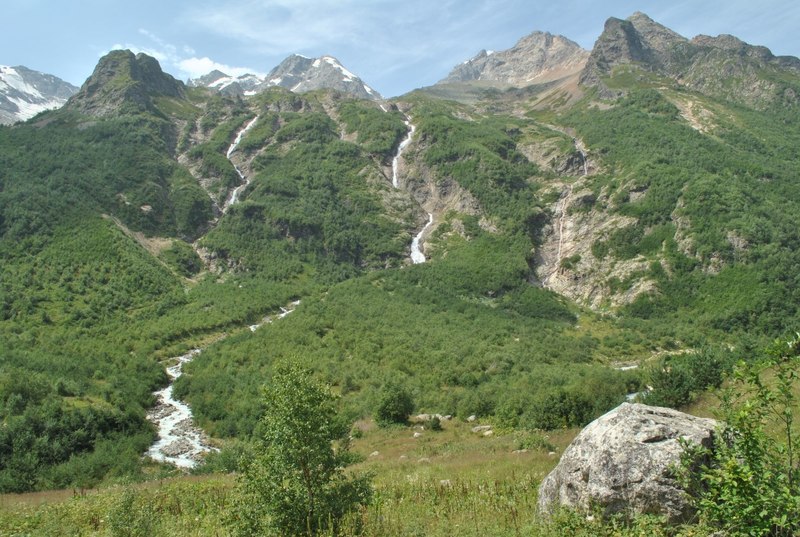 Водопад три сестры осетия фото