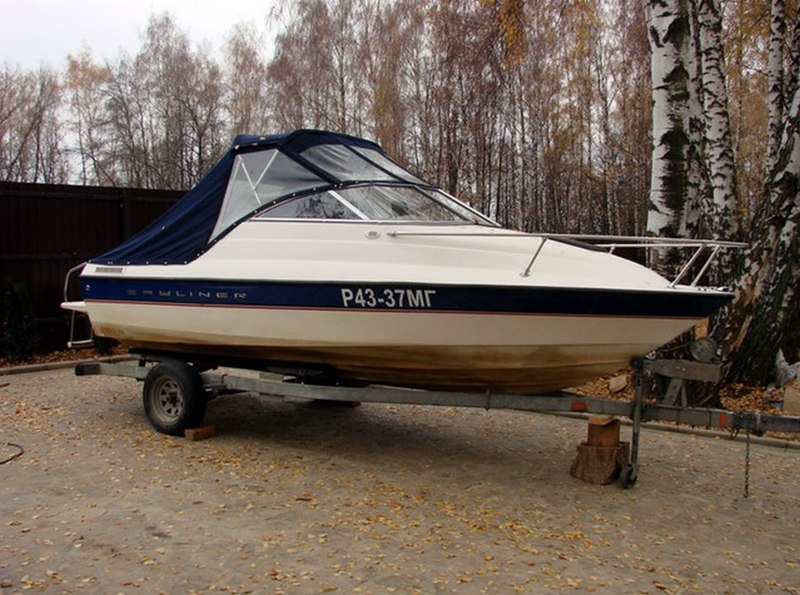 Прогулочный катер Bayliner