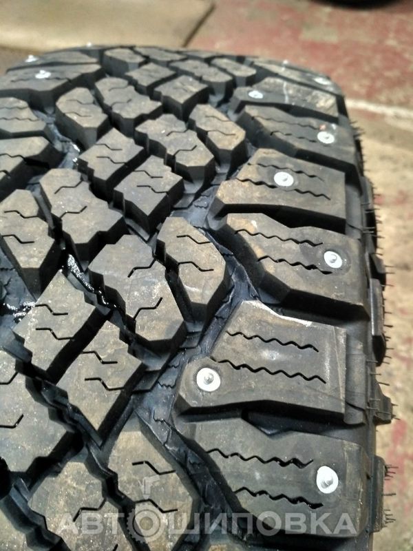 Зимние шины 265. Goodyear Wrangler Duratrac 285/75/17 шипованная. Резина Wrangler Duratrac r16 шипованная. 285/70/17 Wrangler Duratrac зимние. Резина Goodyear зимняя шипованная Wrangler.